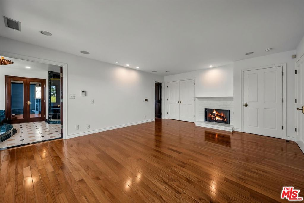26865893 Property Photo 23