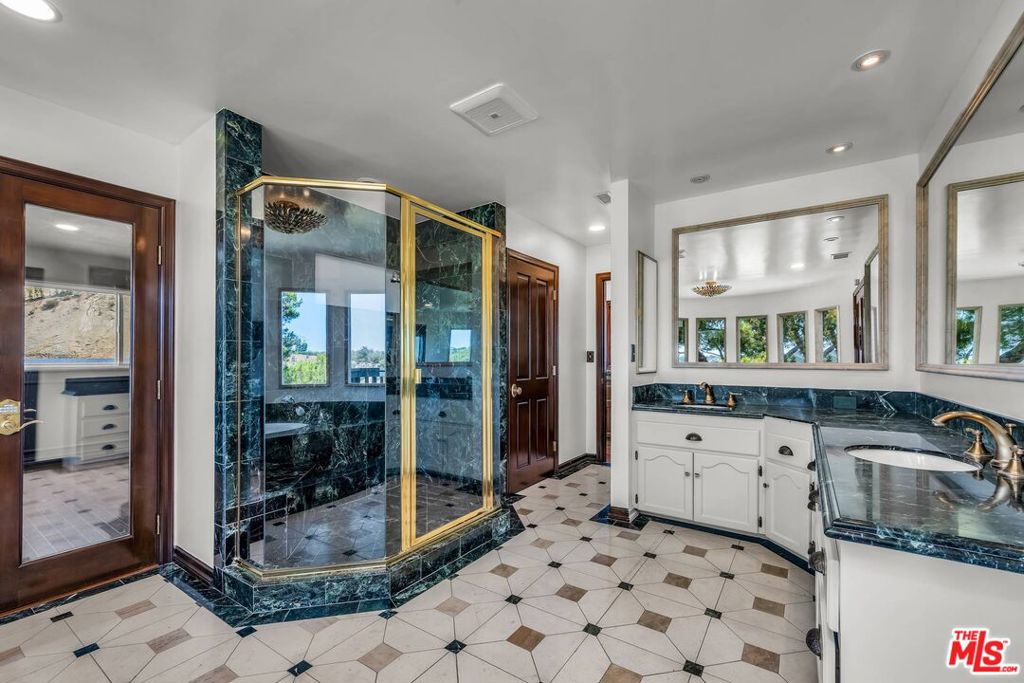 26865893 Property Photo 27