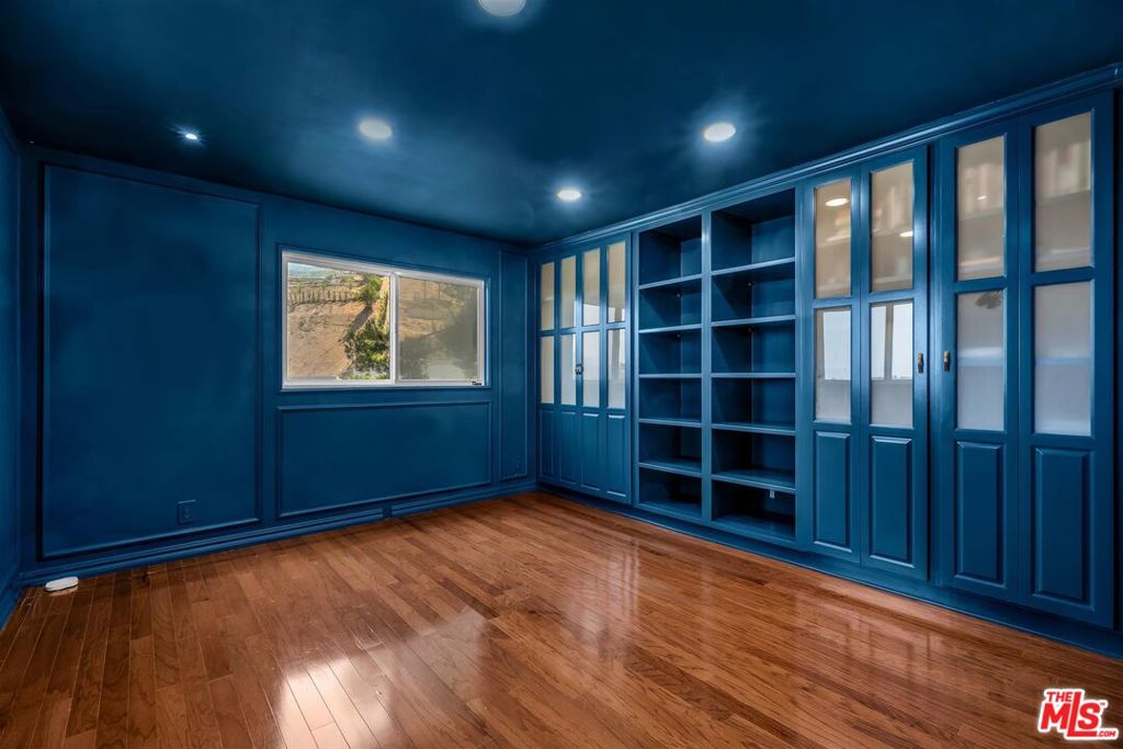 26865893 Property Photo 29