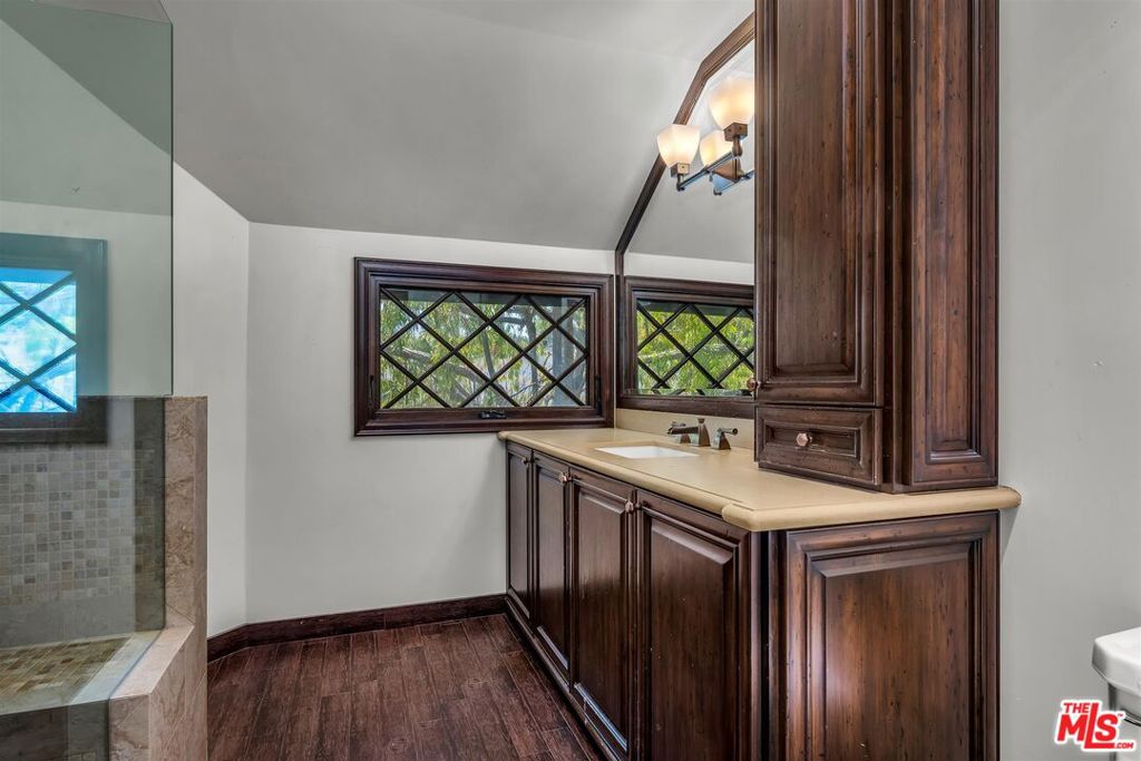 26865893 Property Photo 34