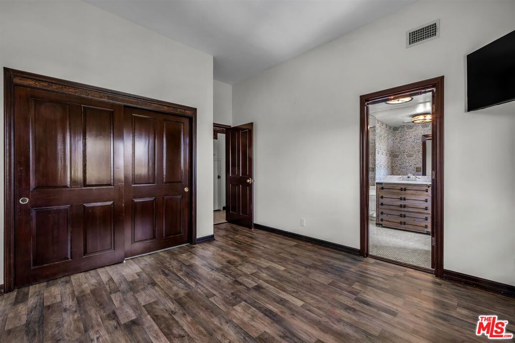 26865893 Property Photo 37