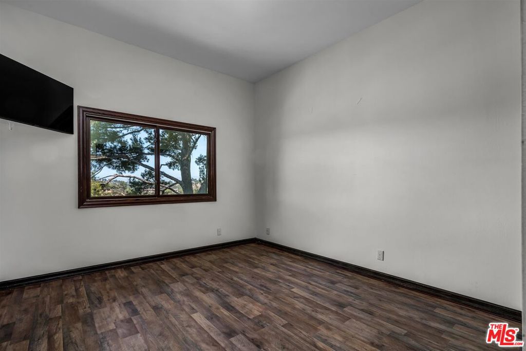 26865893 Property Photo 38
