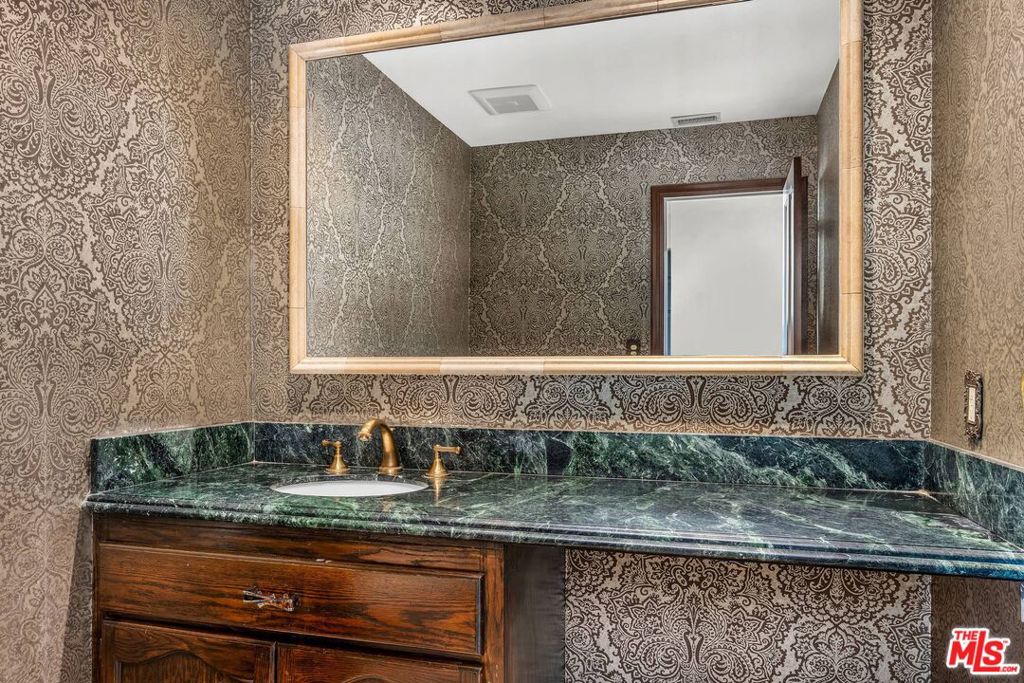26865893 Property Photo 41