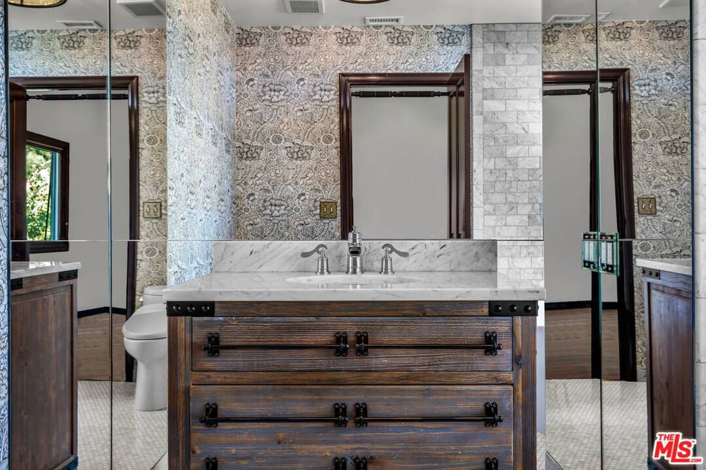 26865893 Property Photo 44