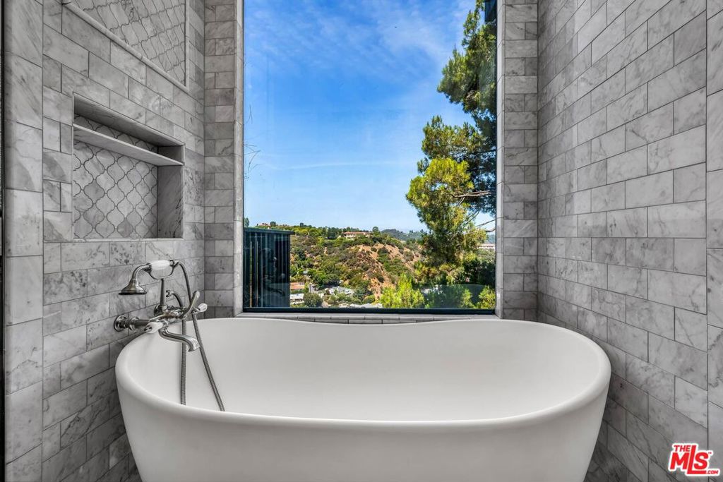 26865893 Property Photo 45