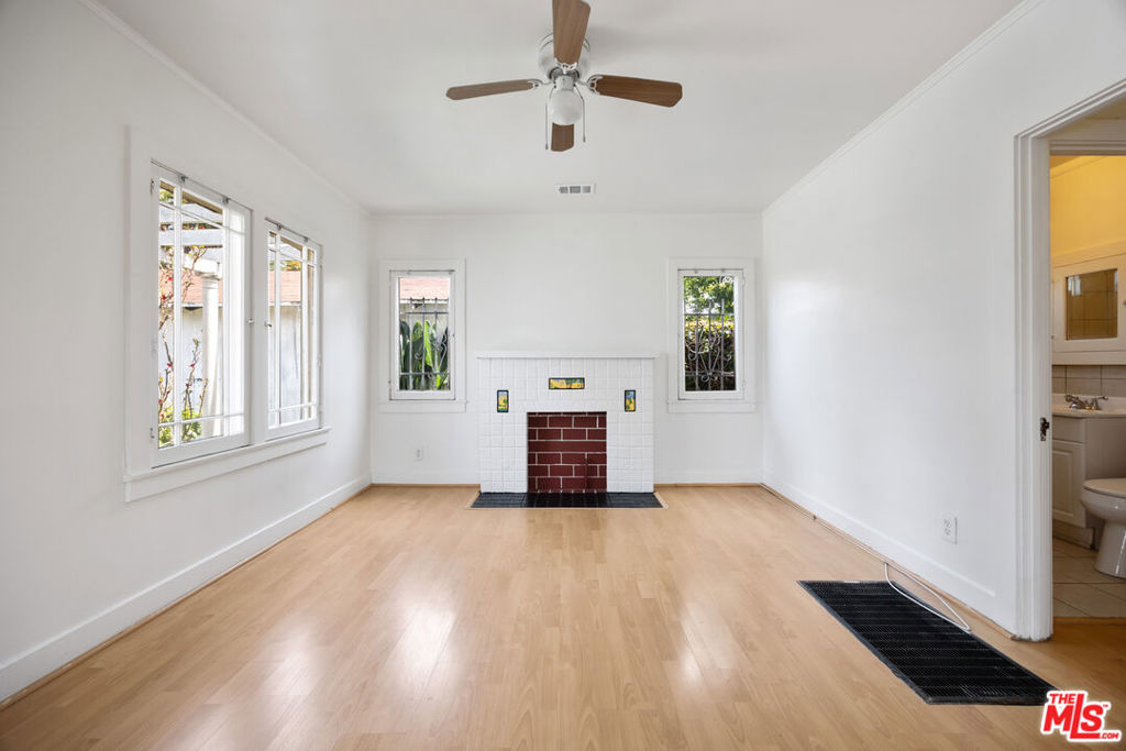 1712 1/2 W 39th Street Rear Property Photo 4