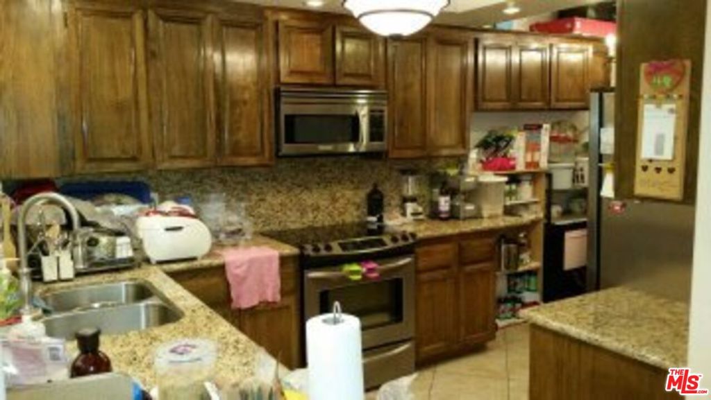 801 S Plymouth Boulevard 302 Property Photo 3
