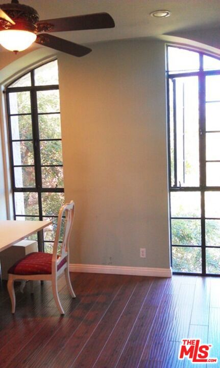 801 S Plymouth Boulevard 302 Property Photo 6