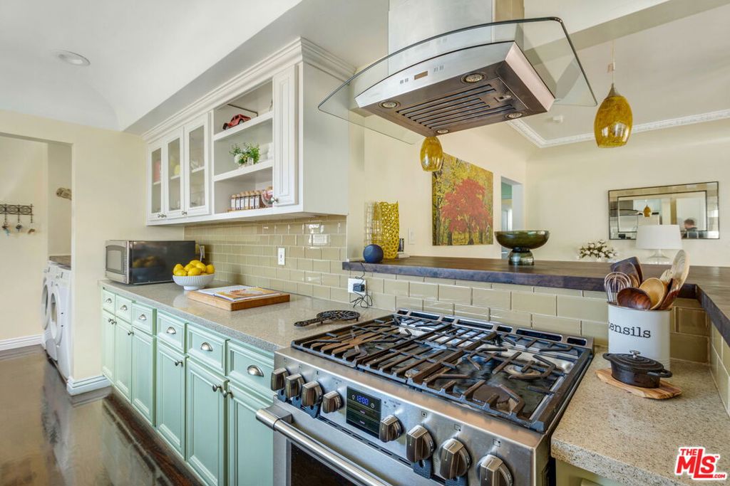 3827 Olmsted Avenue Property Photo 13