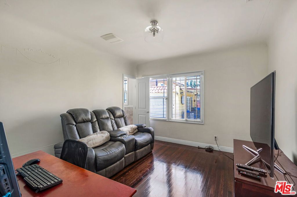 3827 Olmsted Avenue Property Photo 16