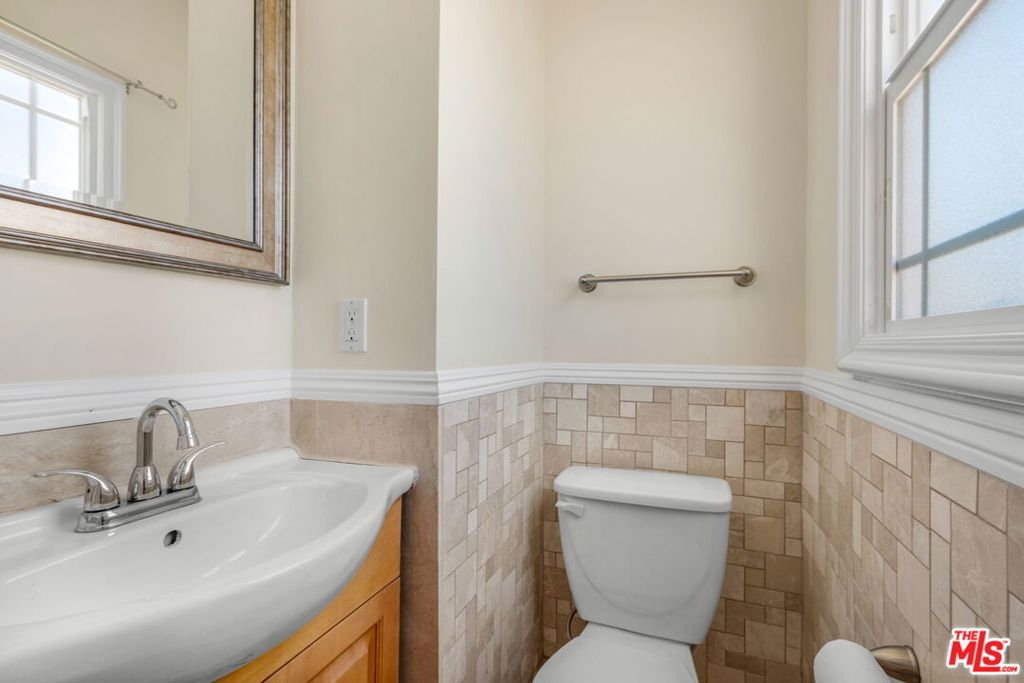 3827 Olmsted Avenue Property Photo 18
