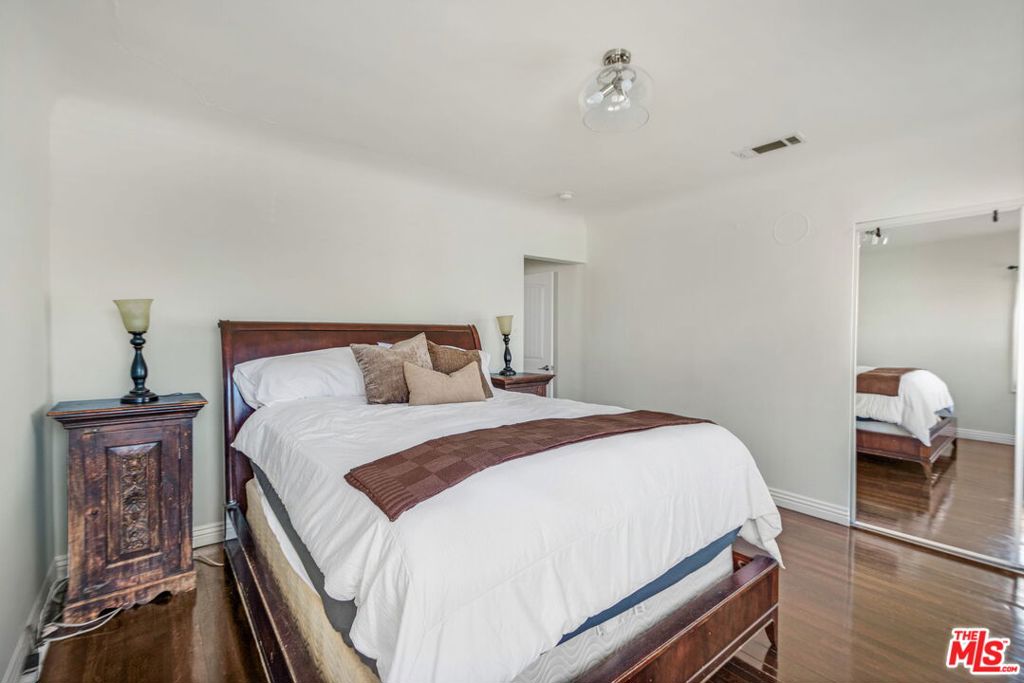 3827 Olmsted Avenue Property Photo 21