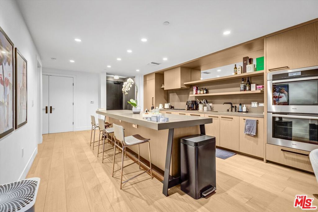 10777 Wilshire Boulevard 209 Property Photo 5