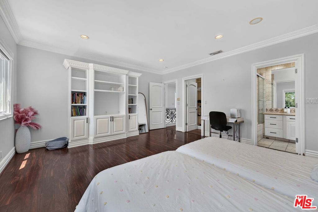 5230 Teesdale Avenue Property Photo 19
