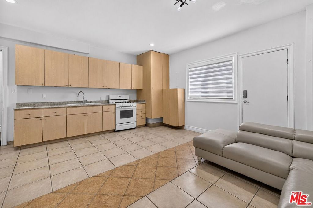 5230 Teesdale Avenue Property Photo 21