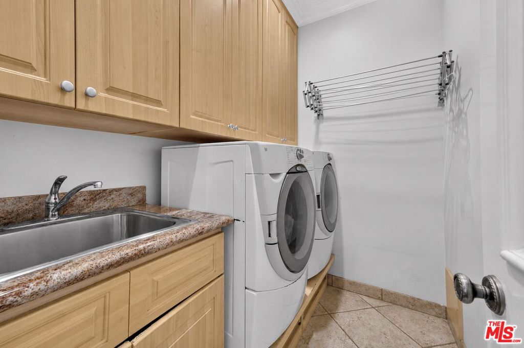 5230 Teesdale Avenue Property Photo 22