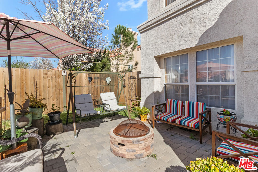 1631 Roseglen Place Property Photo 4