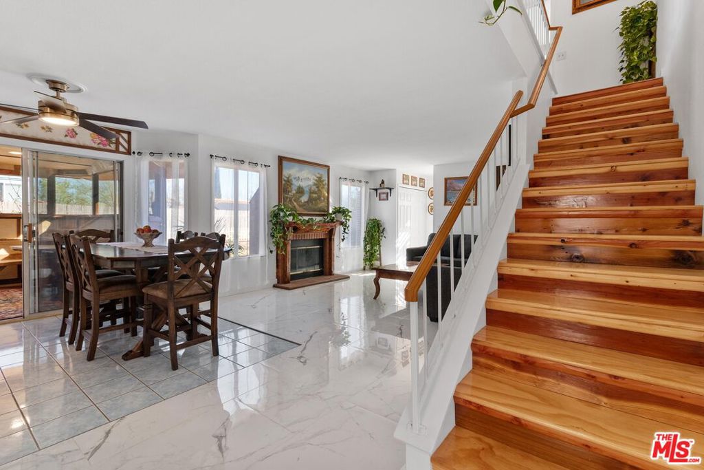 1631 Roseglen Place Property Photo 14