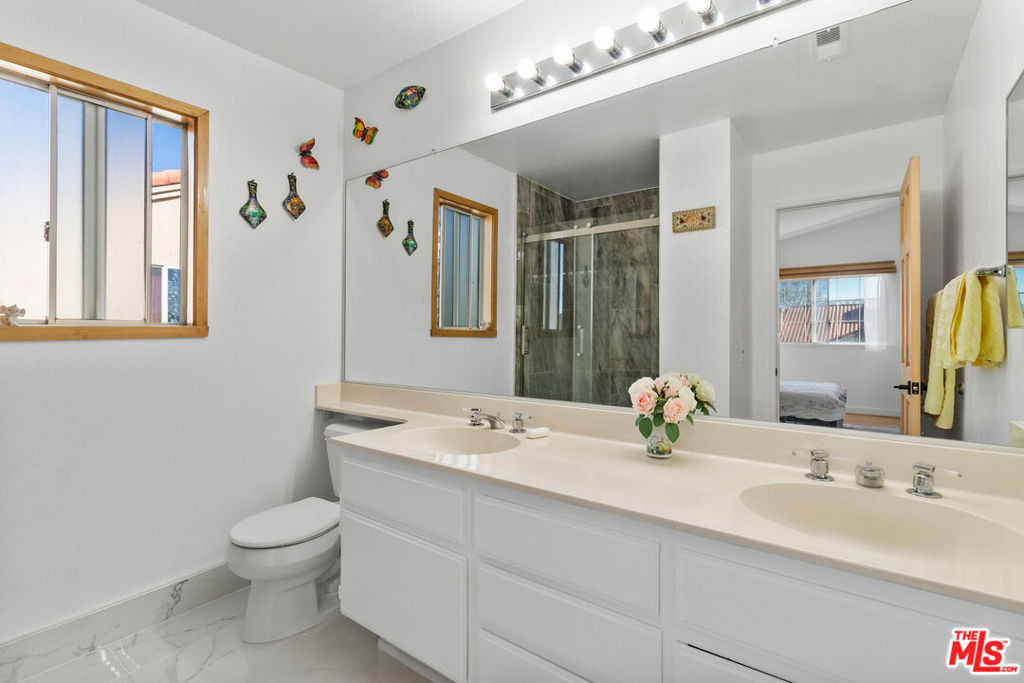 1631 Roseglen Place Property Photo 15