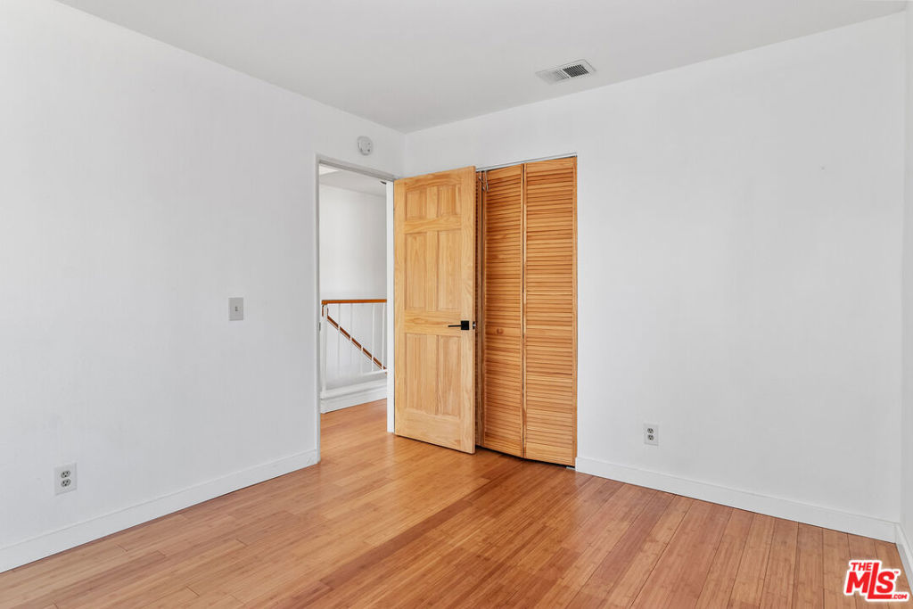 1631 Roseglen Place Property Photo 20