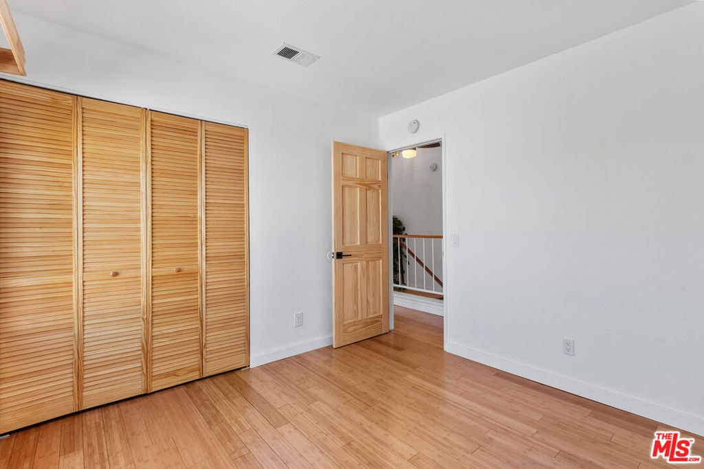 1631 Roseglen Place Property Photo 23