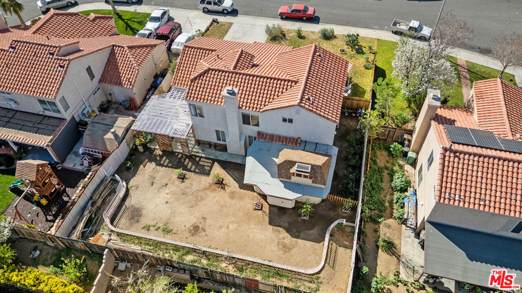 1631 Roseglen Place Property Photo 35
