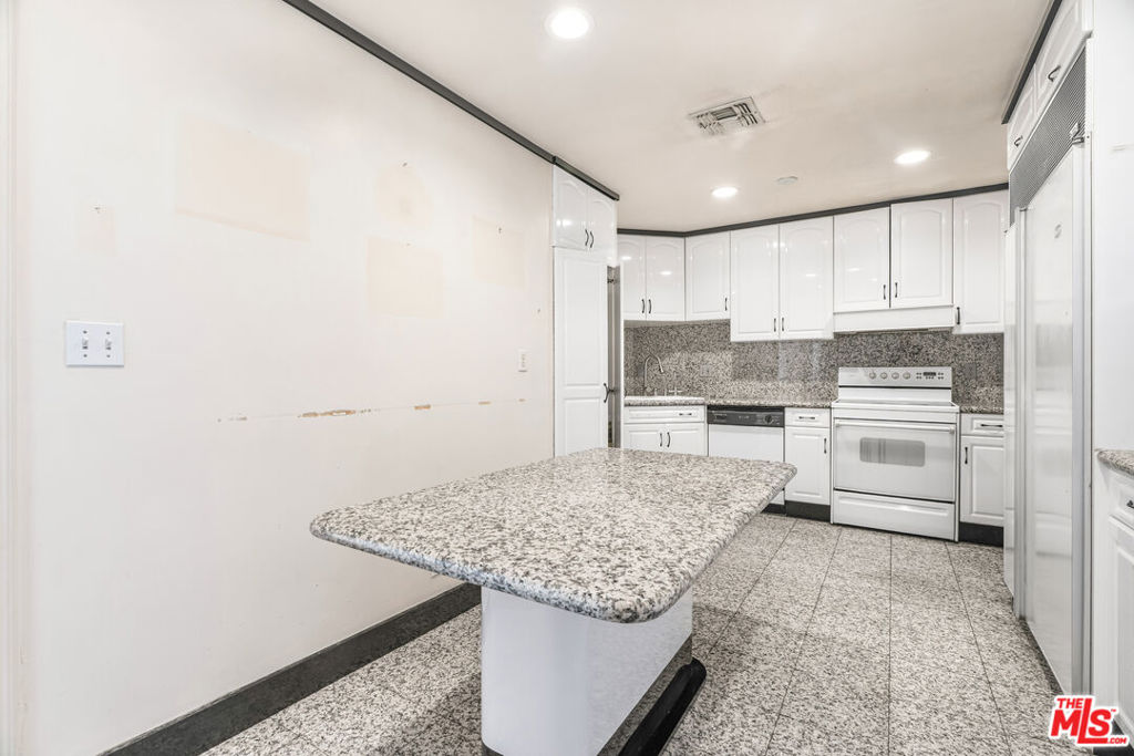 1155 N La Cienega Boulevard Ph 4 Property Photo 19