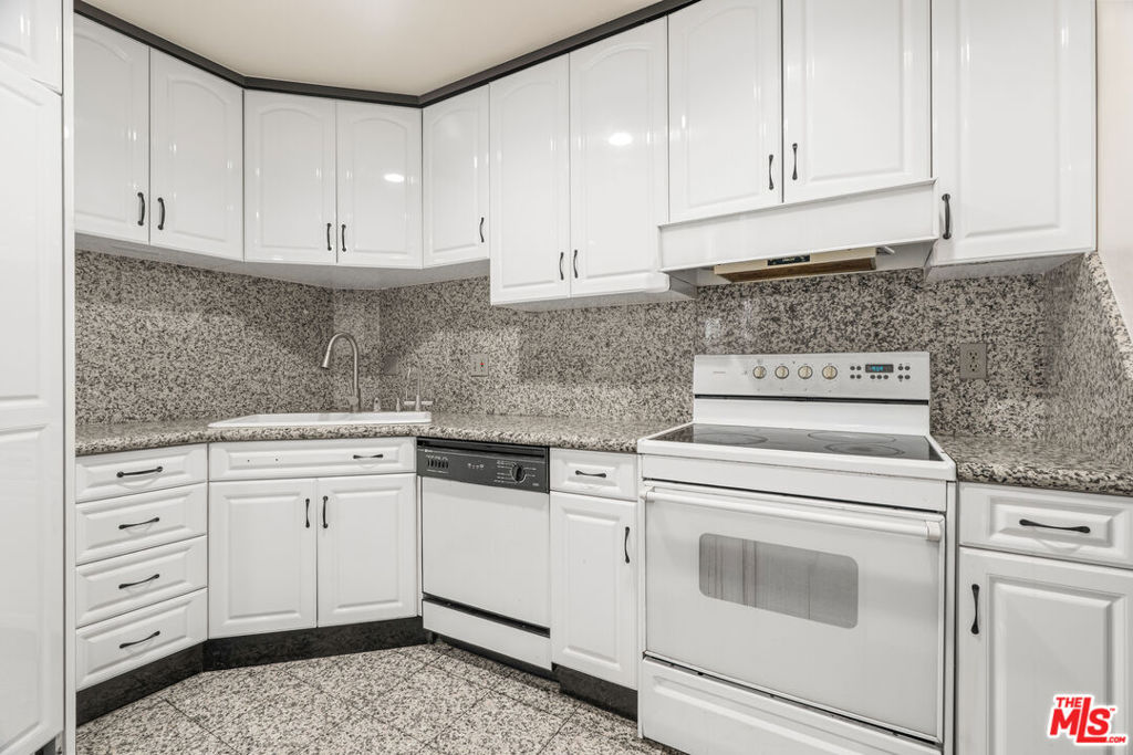 1155 N La Cienega Boulevard Ph 4 Property Photo 22