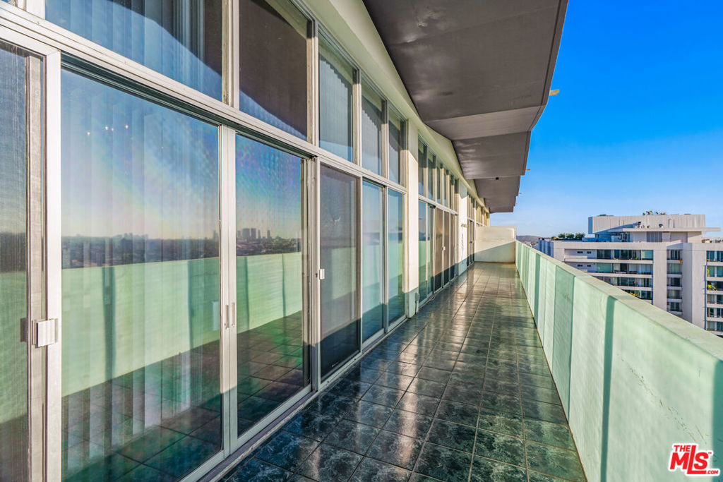 1155 N La Cienega Boulevard Ph 4 Property Photo 38