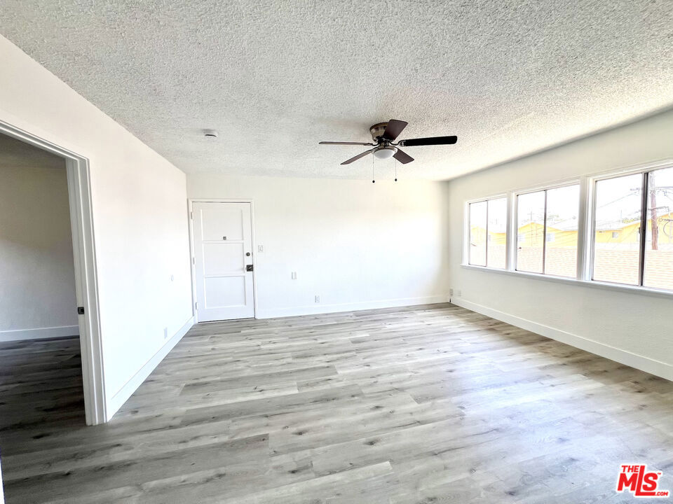 254 E Lanzit Avenue 5 Property Photo 3