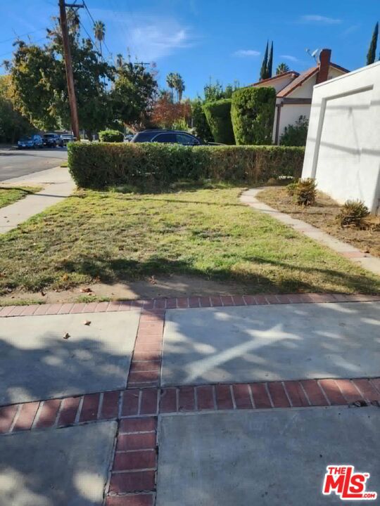 20003 Arminta Street Property Photo 8