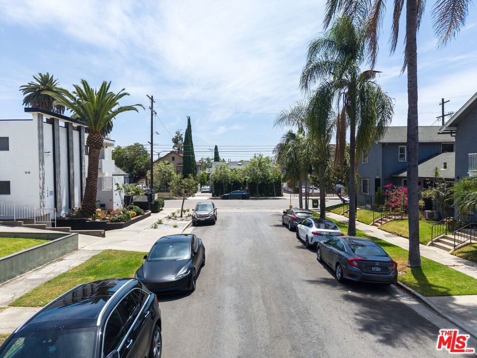 1900 Dracena Drive Property Photo 7