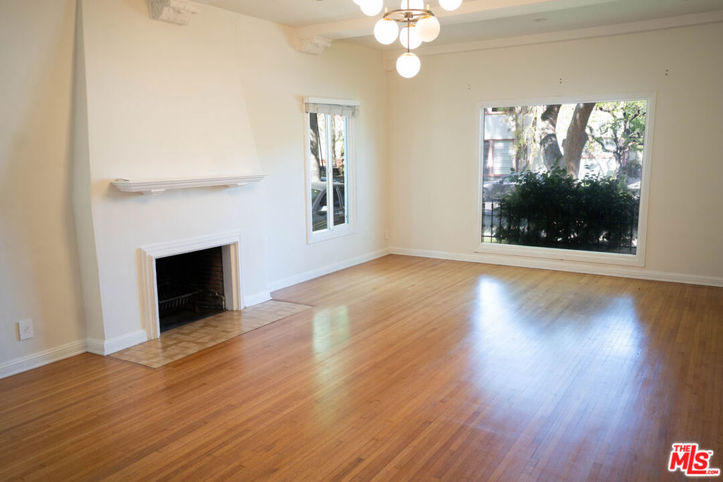 1210 S La Jolla Avenue Property Photo 4