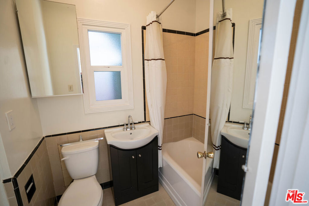 1210 S La Jolla Avenue Property Photo 29