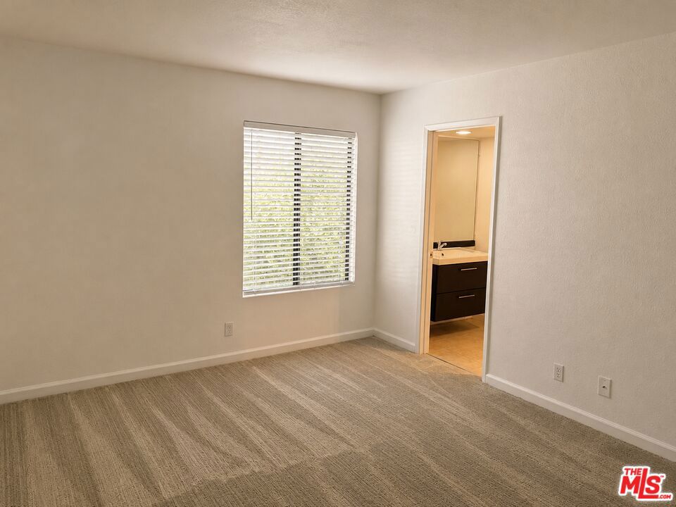 2170 S Palm Canyon Drive 28 Property Photo 9