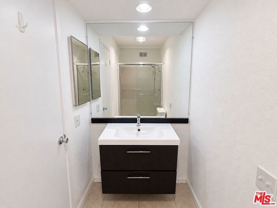2170 S Palm Canyon Drive 28 Property Photo 14