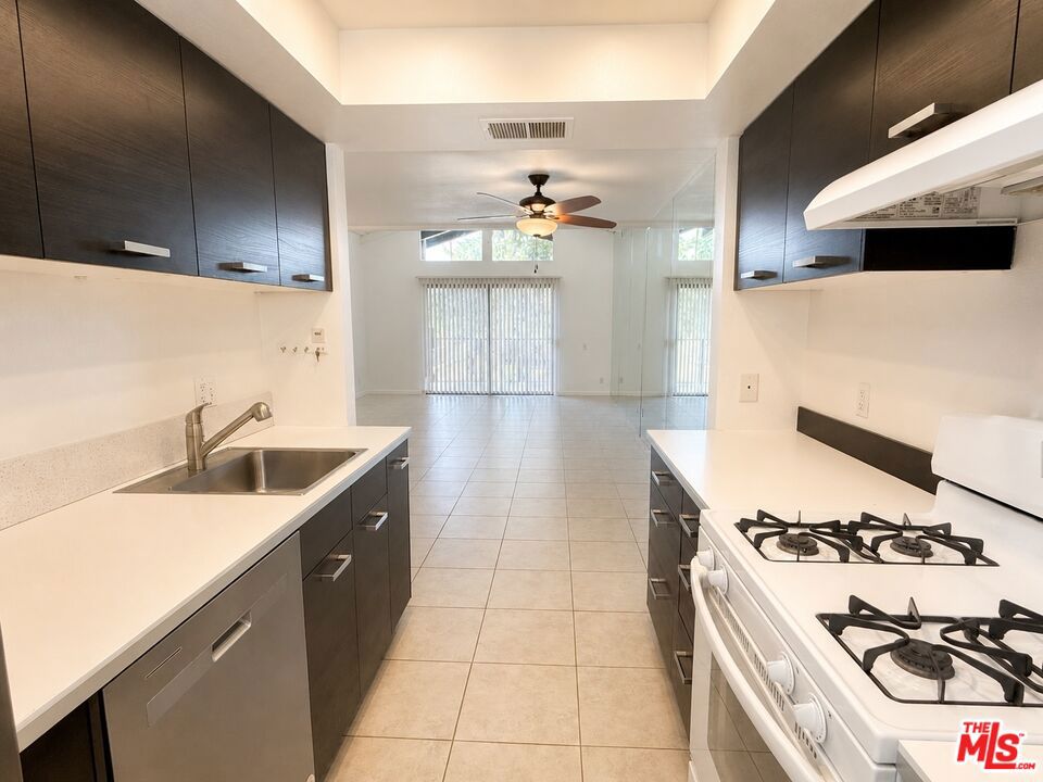 2170 S Palm Canyon Drive 28 Property Photo 29