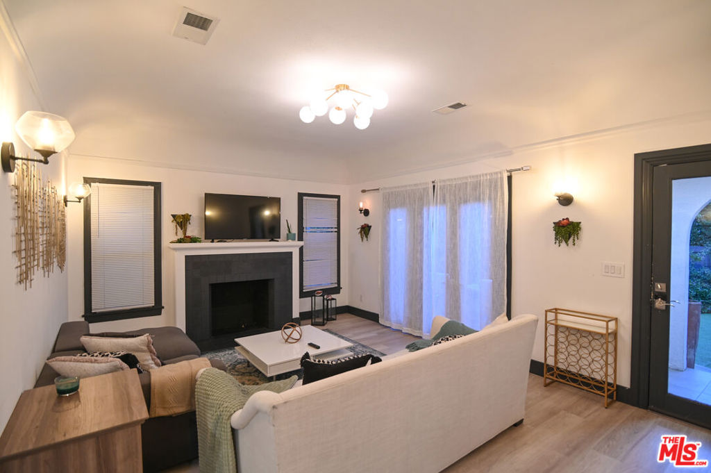 1019 N Orange Grove Avenue Property Photo 30