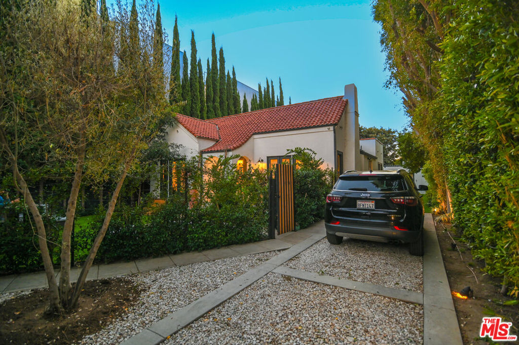 1019 N Orange Grove Avenue Property Photo 32