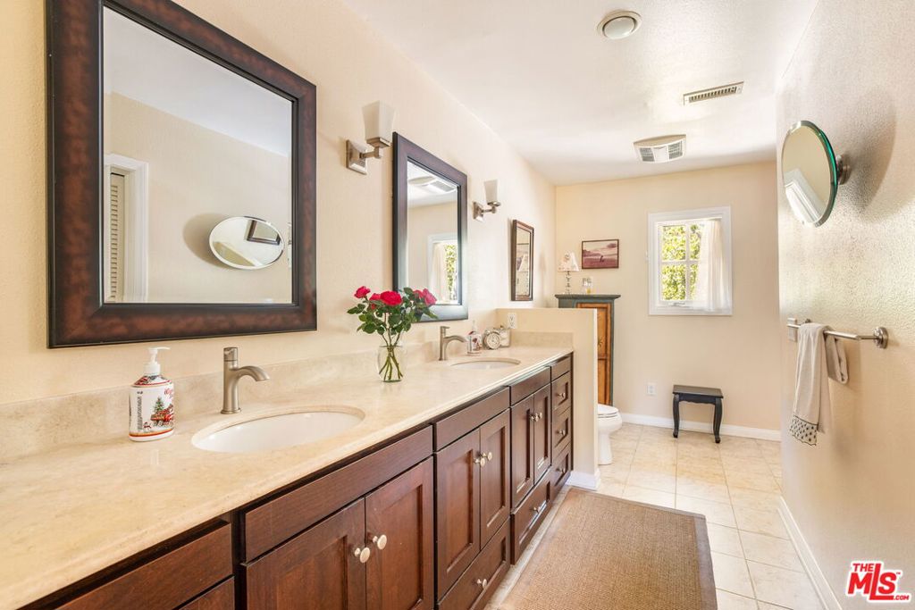 9778 Blantyre Drive Property Photo 35