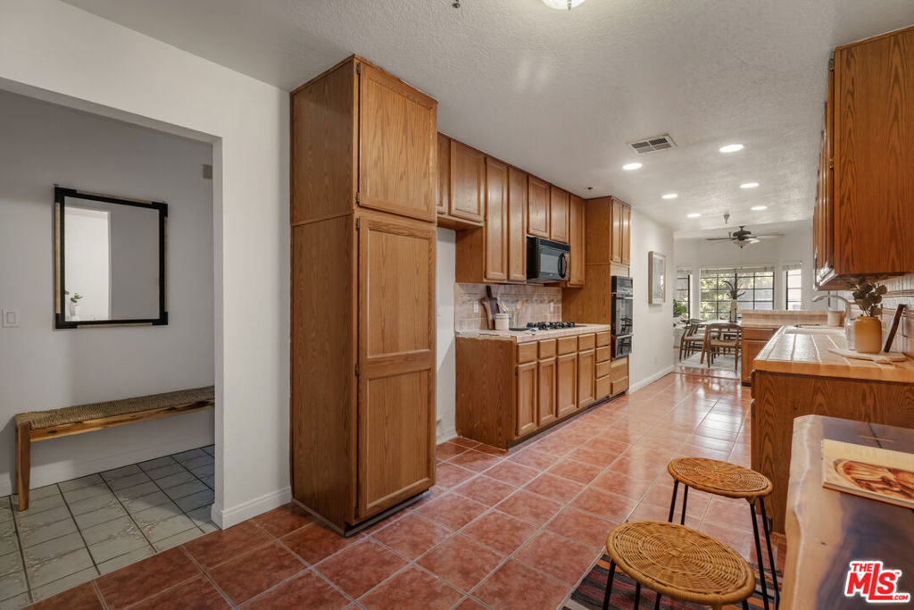 14630 Dickens Street 202 Property Photo 14