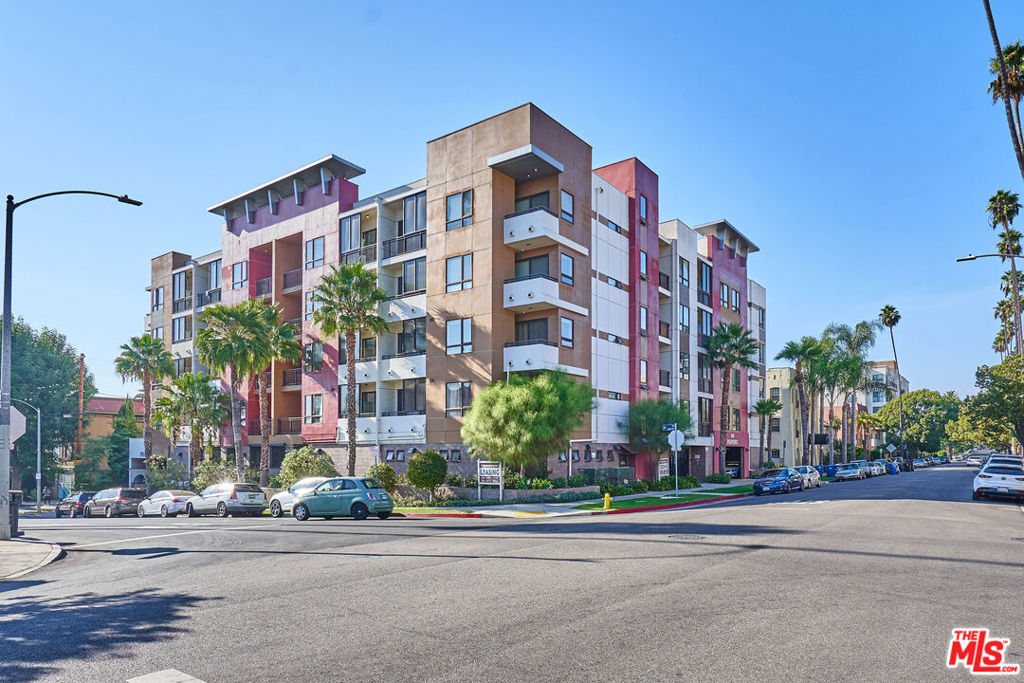 345 S Gramercy Place 304 Property Photo 16