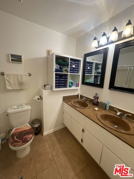 2611 Gemstone Avenue Property Photo 5