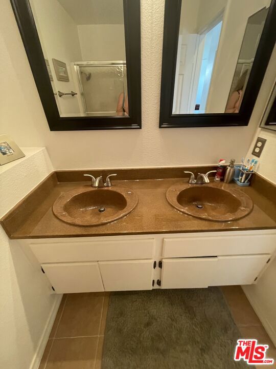 2611 Gemstone Avenue Property Photo 6