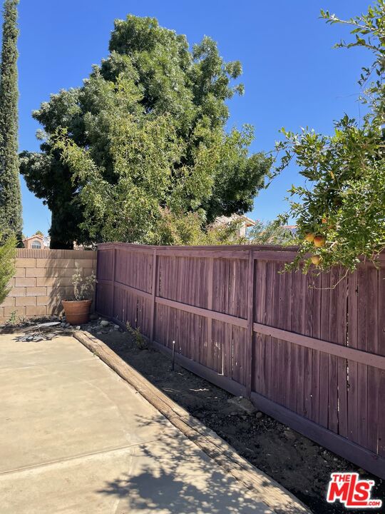 2611 Gemstone Avenue Property Photo 7