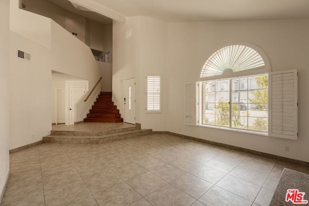 17323 San Jose Street Property Photo 5