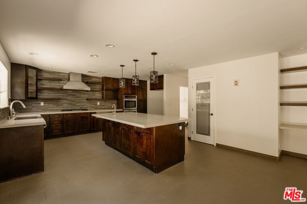 17323 San Jose Street Property Photo 10