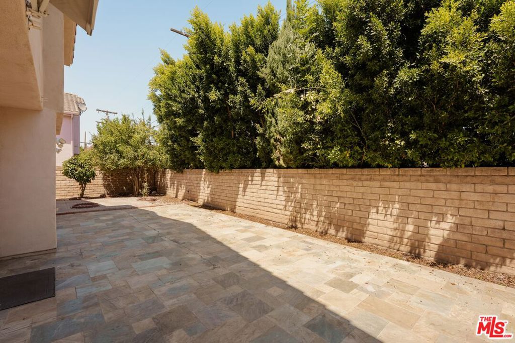 17323 San Jose Street Property Photo 27