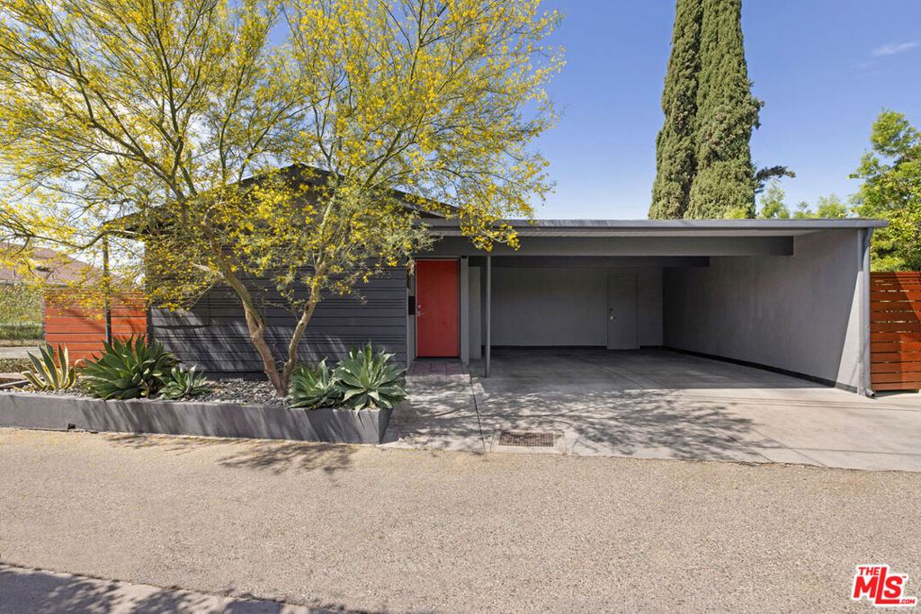 523 Marie Avenue Property Photo