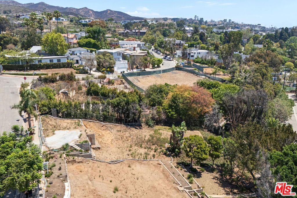 848 Las Lomas Avenue Property Photo 3